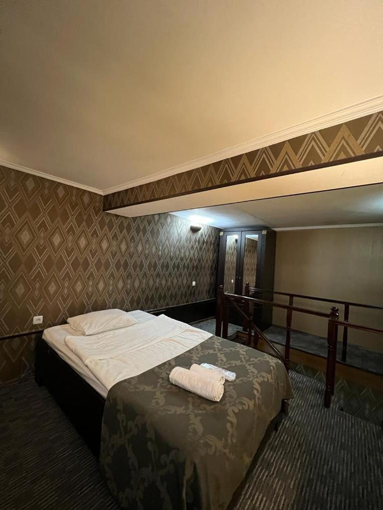 Elno Hotel Τυφλίδα Δωμάτιο φωτογραφία