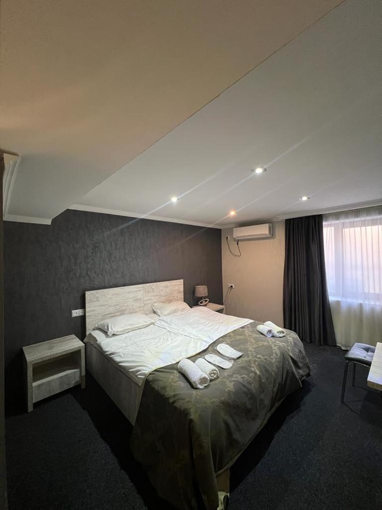 Elno Hotel Τυφλίδα Δωμάτιο φωτογραφία