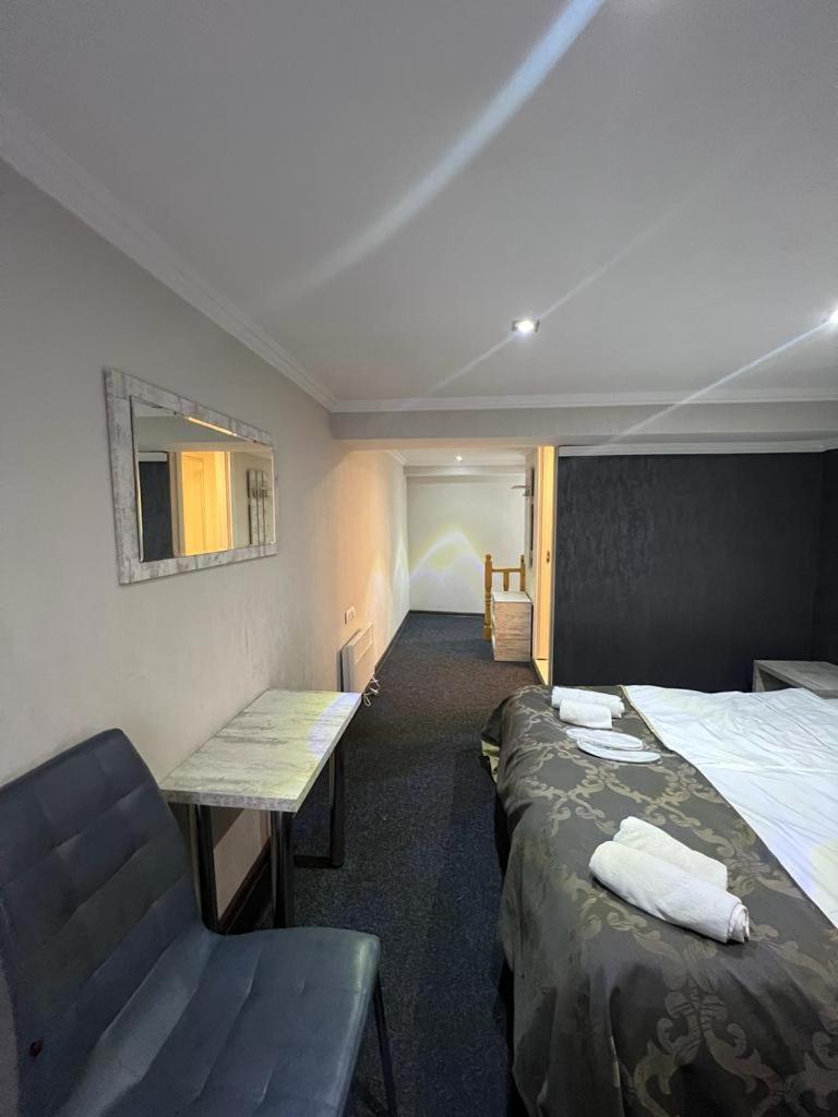 Elno Hotel Τυφλίδα Δωμάτιο φωτογραφία