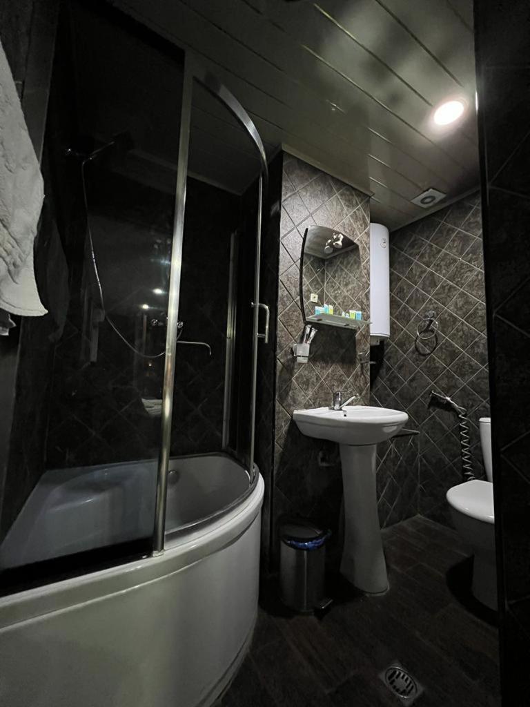 Elno Hotel Τυφλίδα Δωμάτιο φωτογραφία